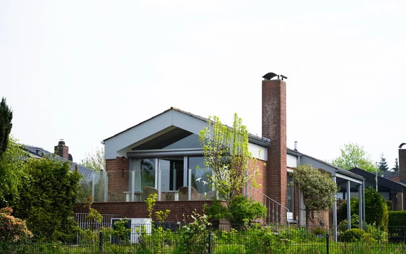 Einfamilienhaus in ruhiger Wohnlage — Architekturaufnahme eines Objekts aus dem Mandantenkreis von Lucius & Bismarck.